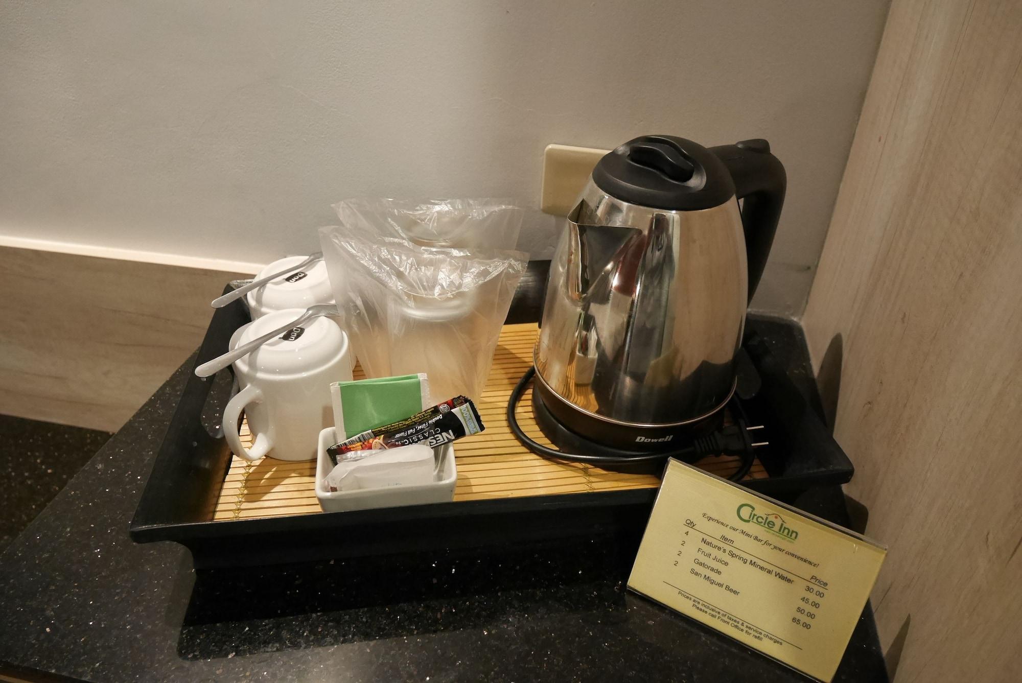 Circle Inn Hotel And Suites Баколод Екстериор снимка