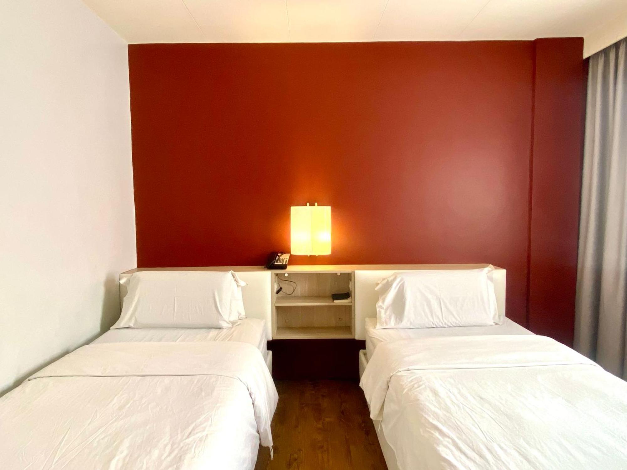 Circle Inn Hotel And Suites Баколод Екстериор снимка