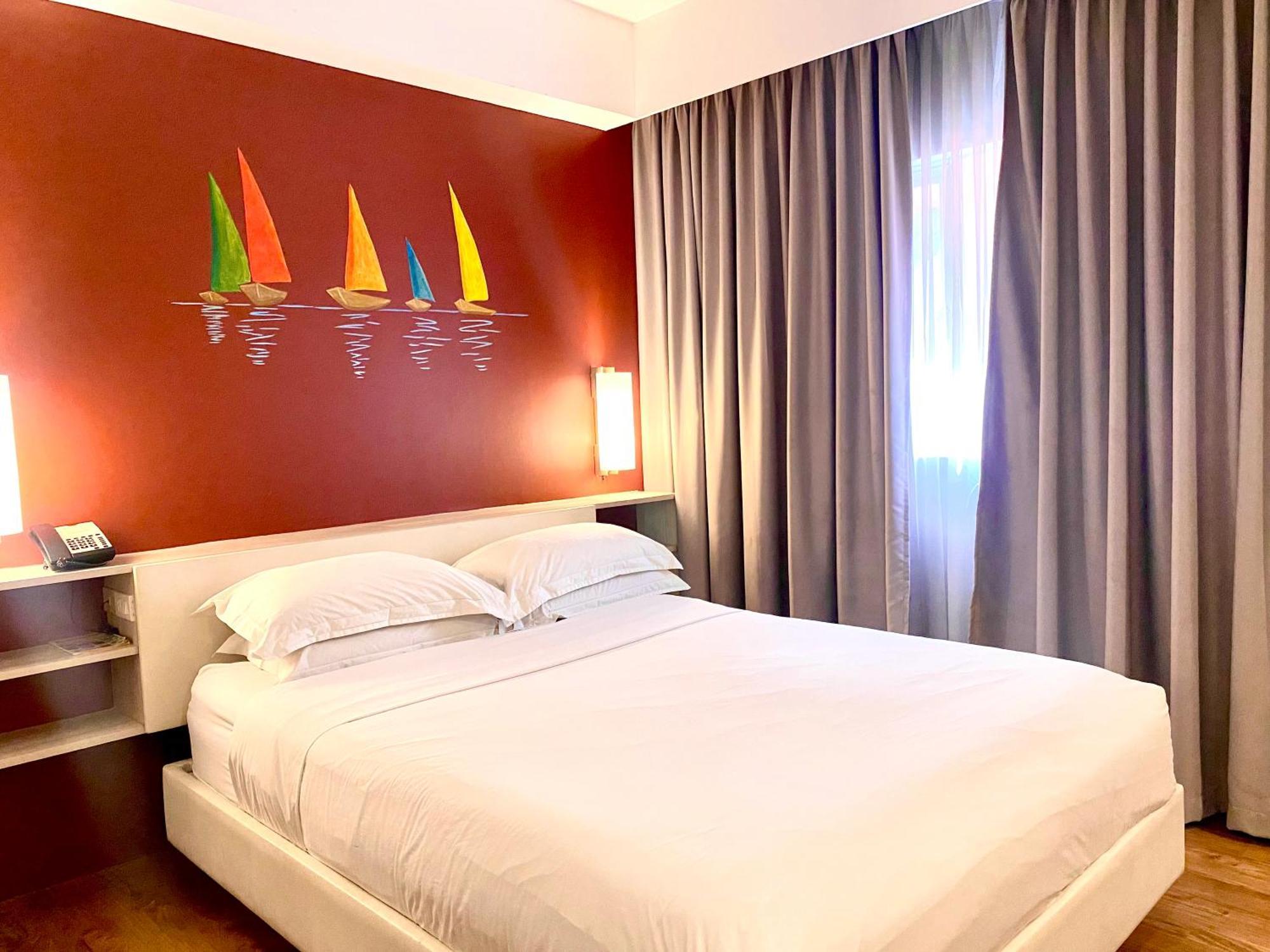 Circle Inn Hotel And Suites Баколод Екстериор снимка