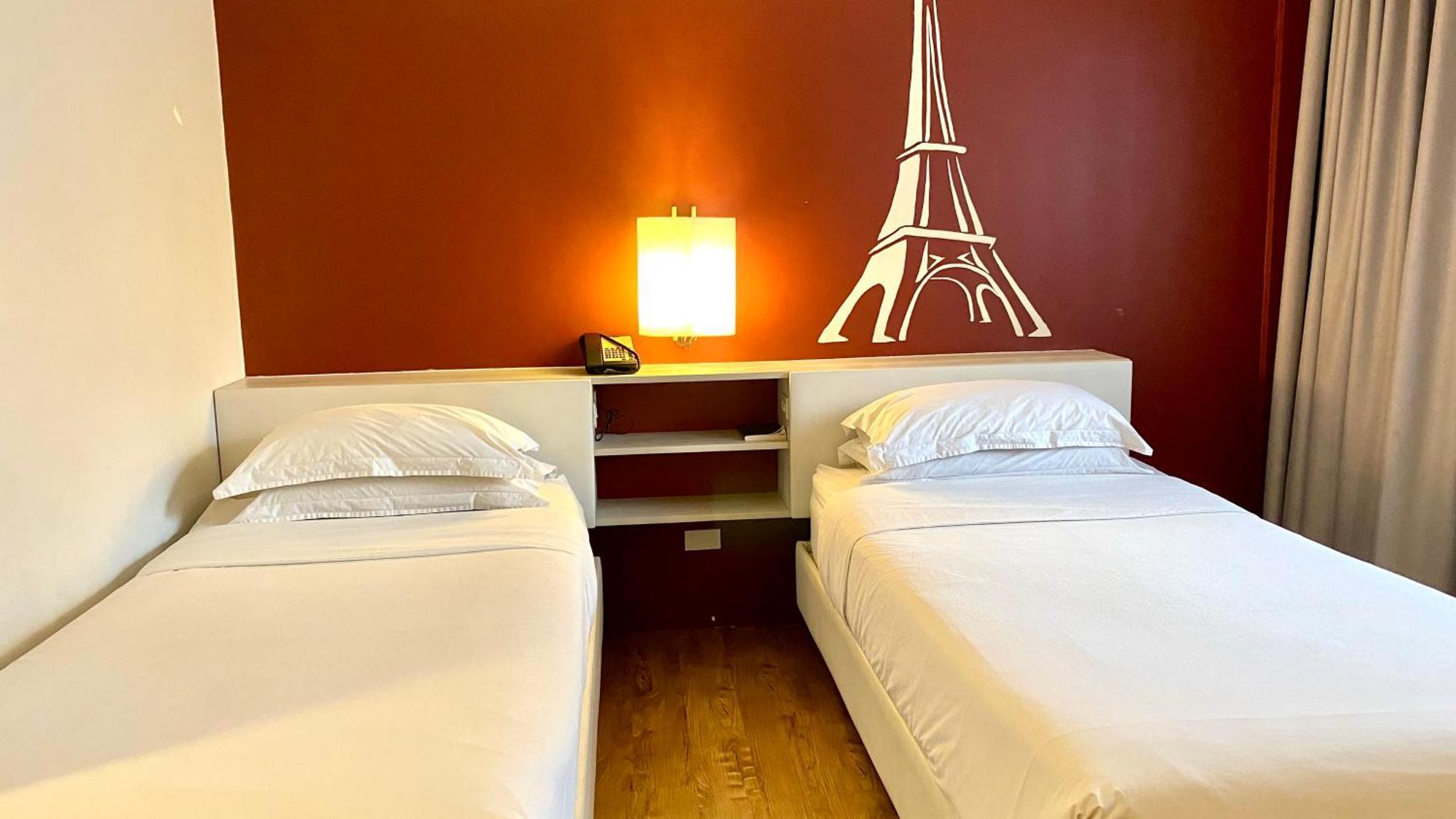 Circle Inn Hotel And Suites Баколод Екстериор снимка